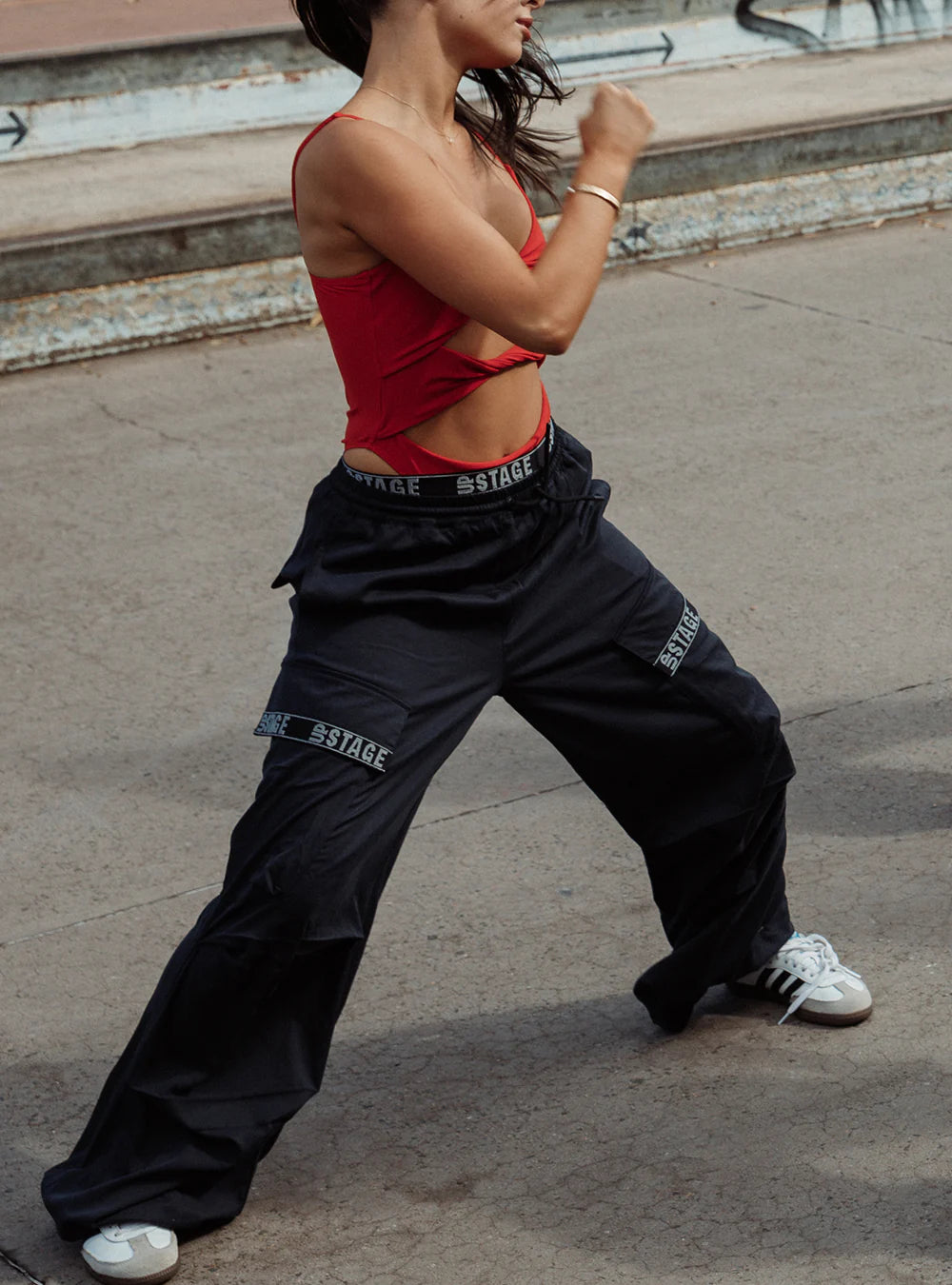UPSTAGE – Exposed Elastic Parachute Cargo Pants